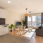 Skyline V Pool & Coworking By Ele Apartments