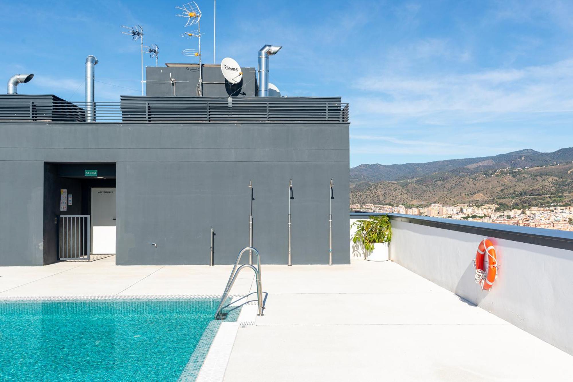 Skyline V Pool & Coworking By Ele Apartment *